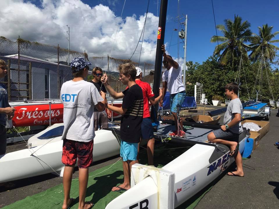 Nacra 15 Tahiti montage et premiers bords