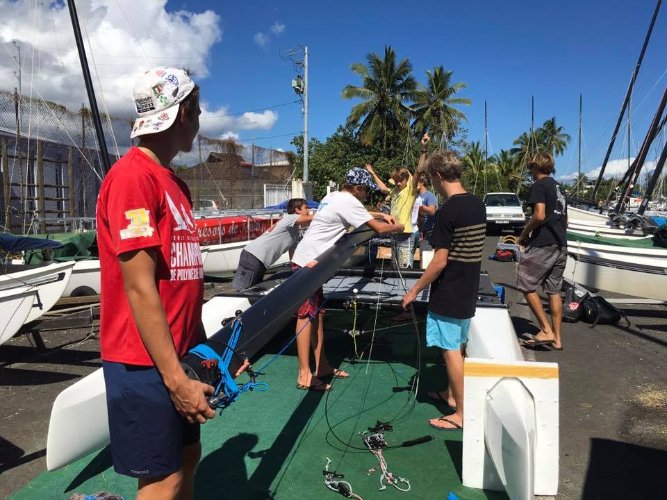 Nacra 15 Tahiti montage et premiers bords