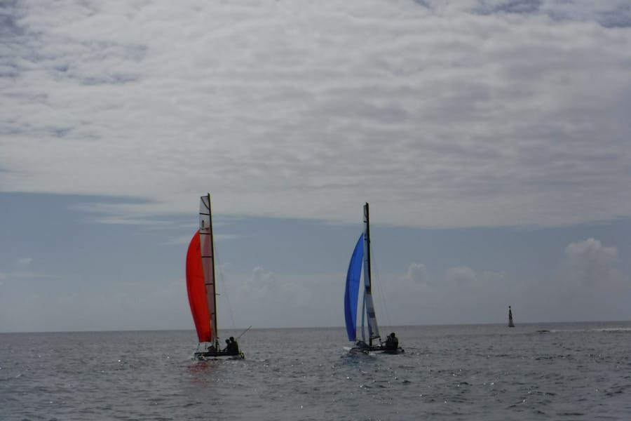 Nacra 15 Tahiti montage et premiers bords