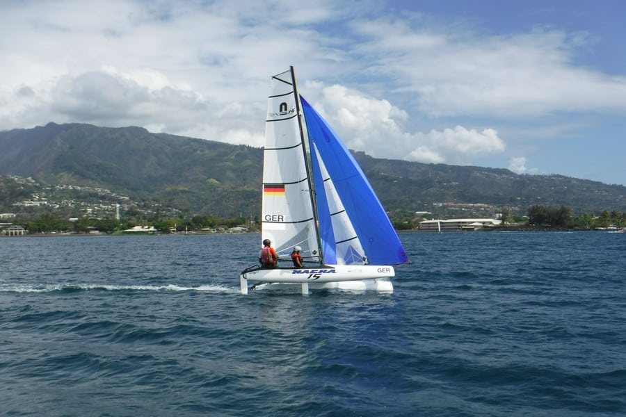 Nacra 15 Tahiti montage et premiers bords