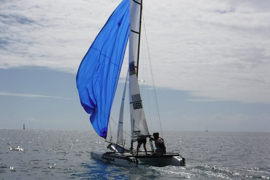 Nacra 15 Tahiti montage et premiers bords