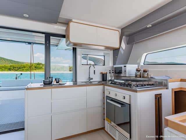 007 Excess 15 Catamaran – Gallery-red