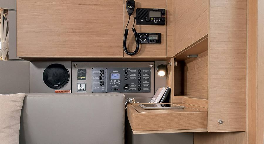 Oceanis38.1-13