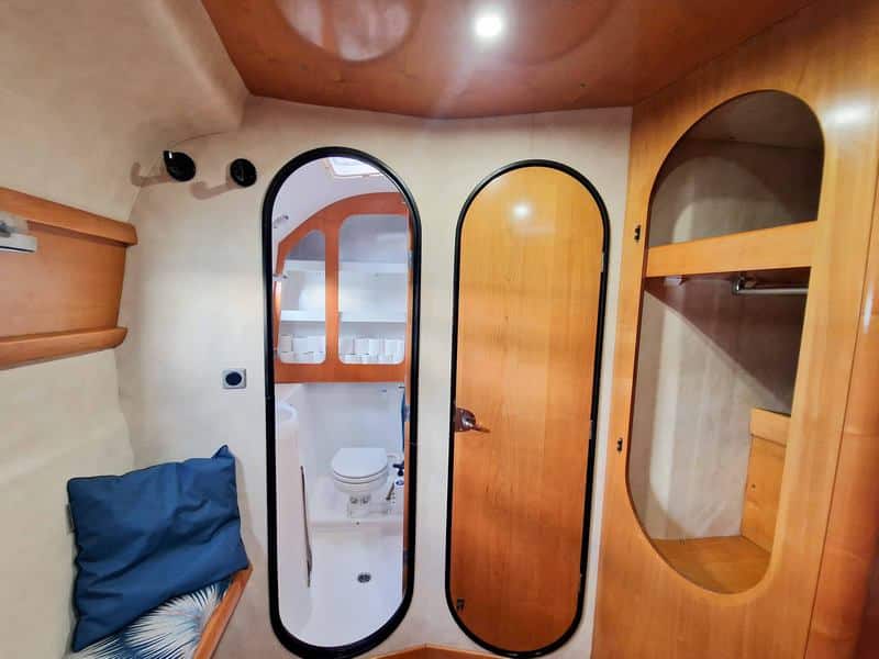 Inn_Port Stearn Bearth 6
