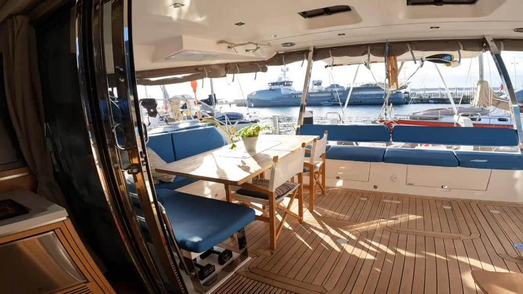 013 Privilege 5 Series 2019 – cockpit