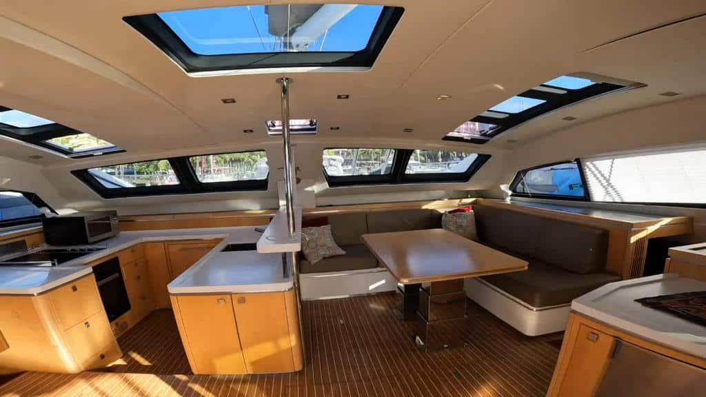 031 Privilege 5 Series 2019 – saloon 2