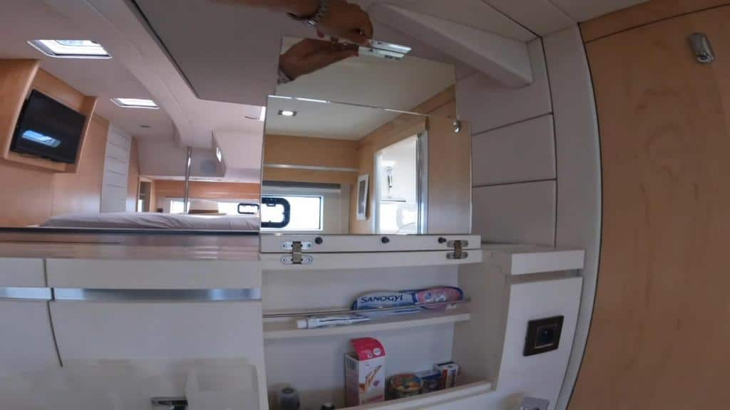 049 Privilege 5 Series 2019 – master cabin bathroom 4