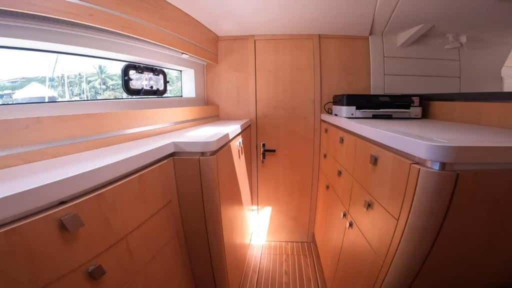 053 Privilege 5 Series 2019 – master cabin storage