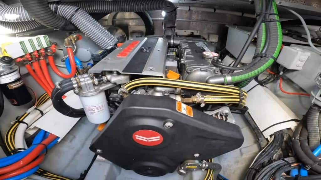 067 Privilege 5 Series 2019 – port engine 3