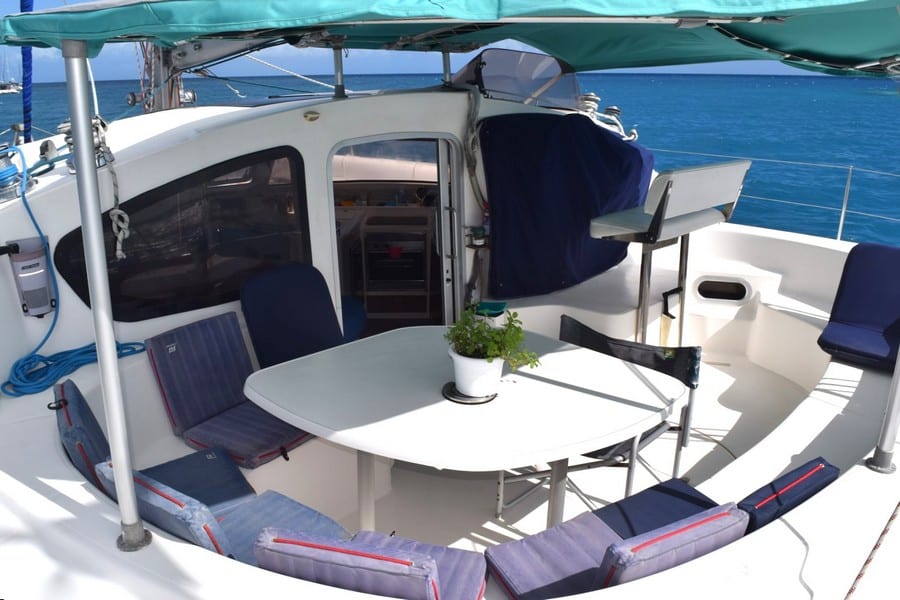 003 Fountaine Pajot Belize 43 – Cockpit 2 Fountaine Pajot Belize 43 for sale in Tahiti
