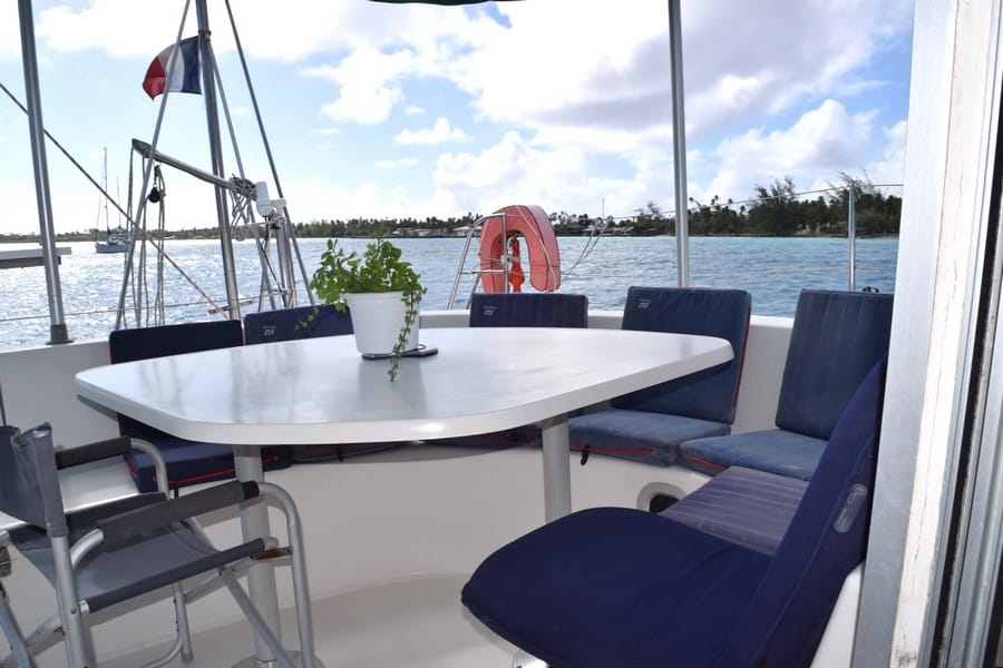 004 Fountaine Pajot Belize 43 – Cockpit 4 Fountaine Pajot Belize 43 for sale in Tahiti