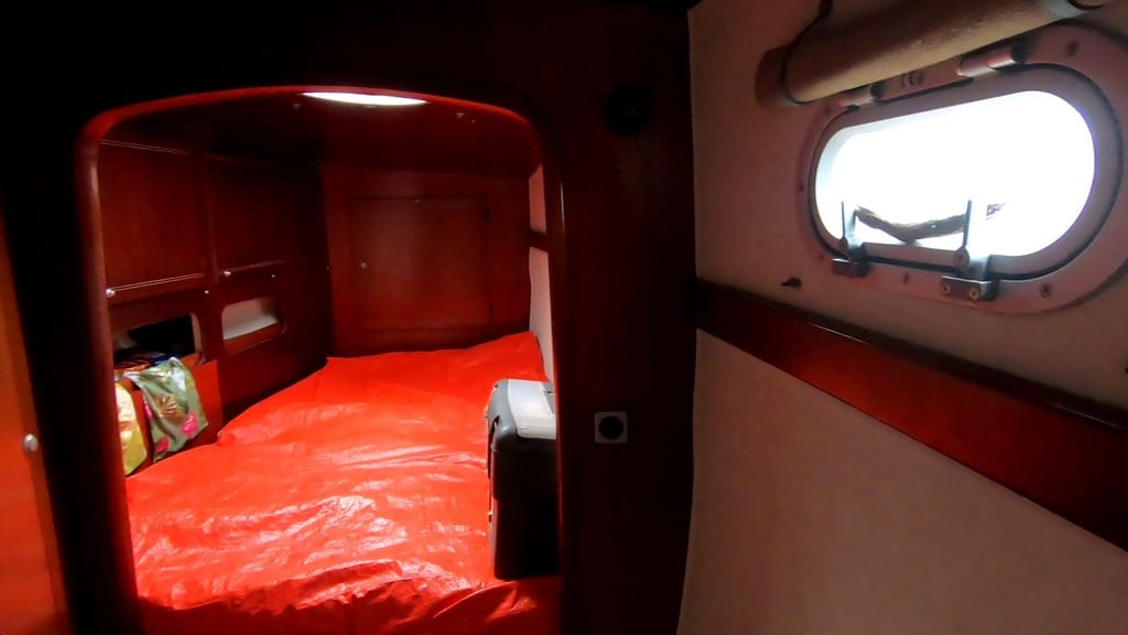 082 Fountaine Pajot Belize 43 Cabine avant Tribord