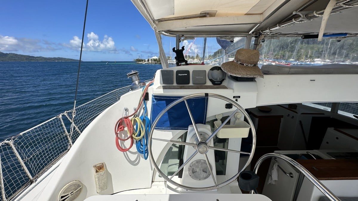 a005 Lagoon 380 Duo