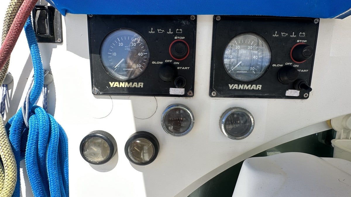 a012 Lagoon 380 Duo