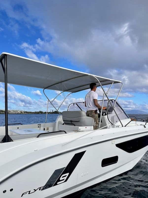 Flyer 9 bes – 12 sur 17 Beneteau Flyer 9 Tahiti