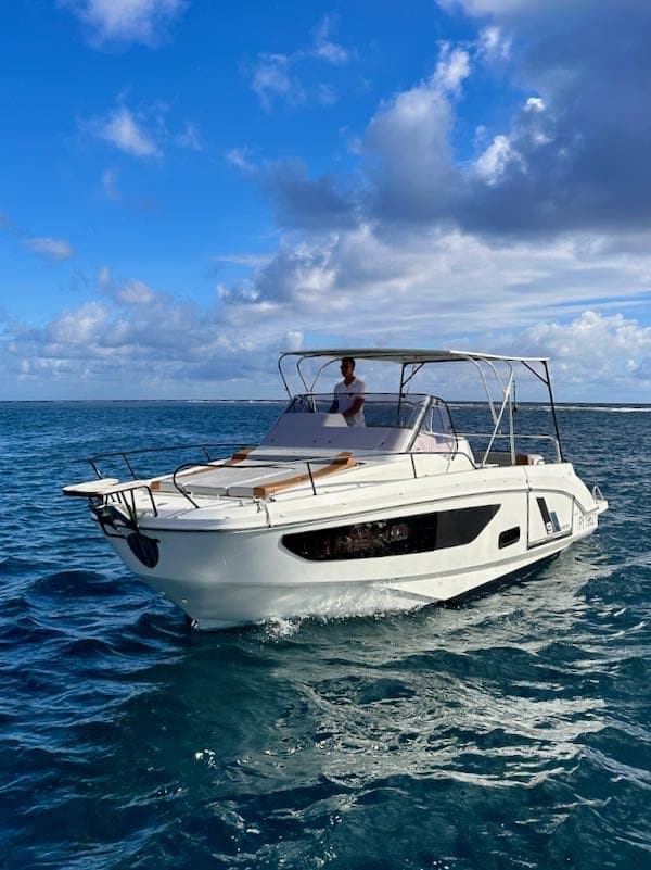 Flyer 9 bes – 8 sur 17 Beneteau Flyer 9 Tahiti