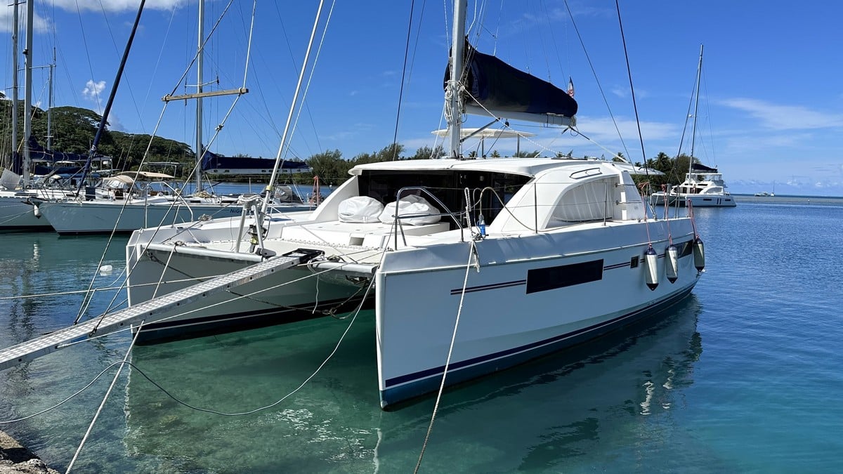 Leopard 40 catamaran owners version