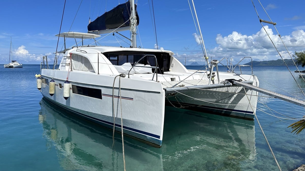 004 Leopard 40 catamaran owners version Leopard 40 catamaran owners version