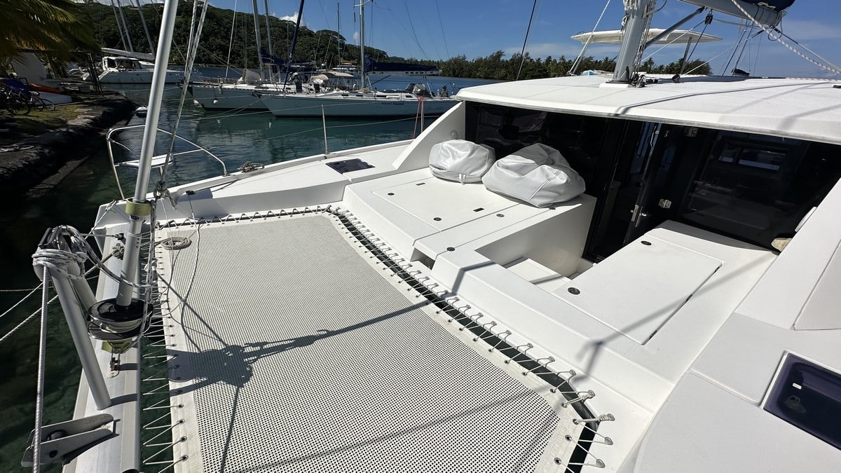 006 Leopard 40 catamaran owners version