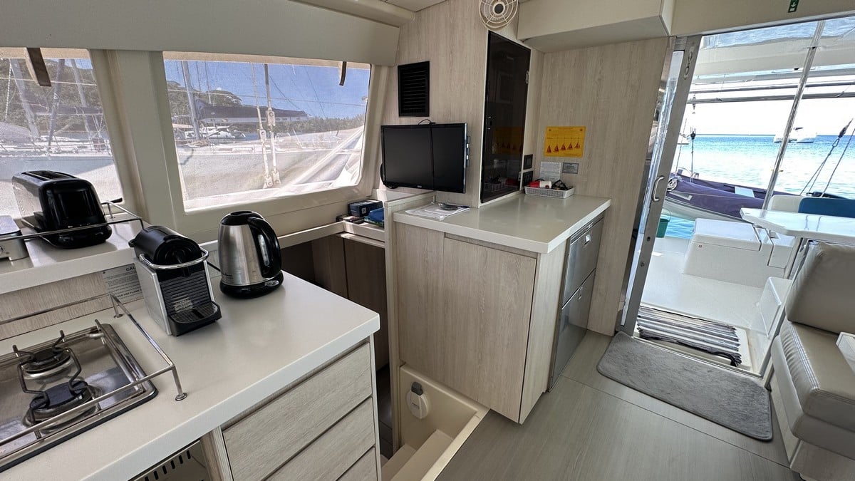 015 Leopard 40 catamaran owners version