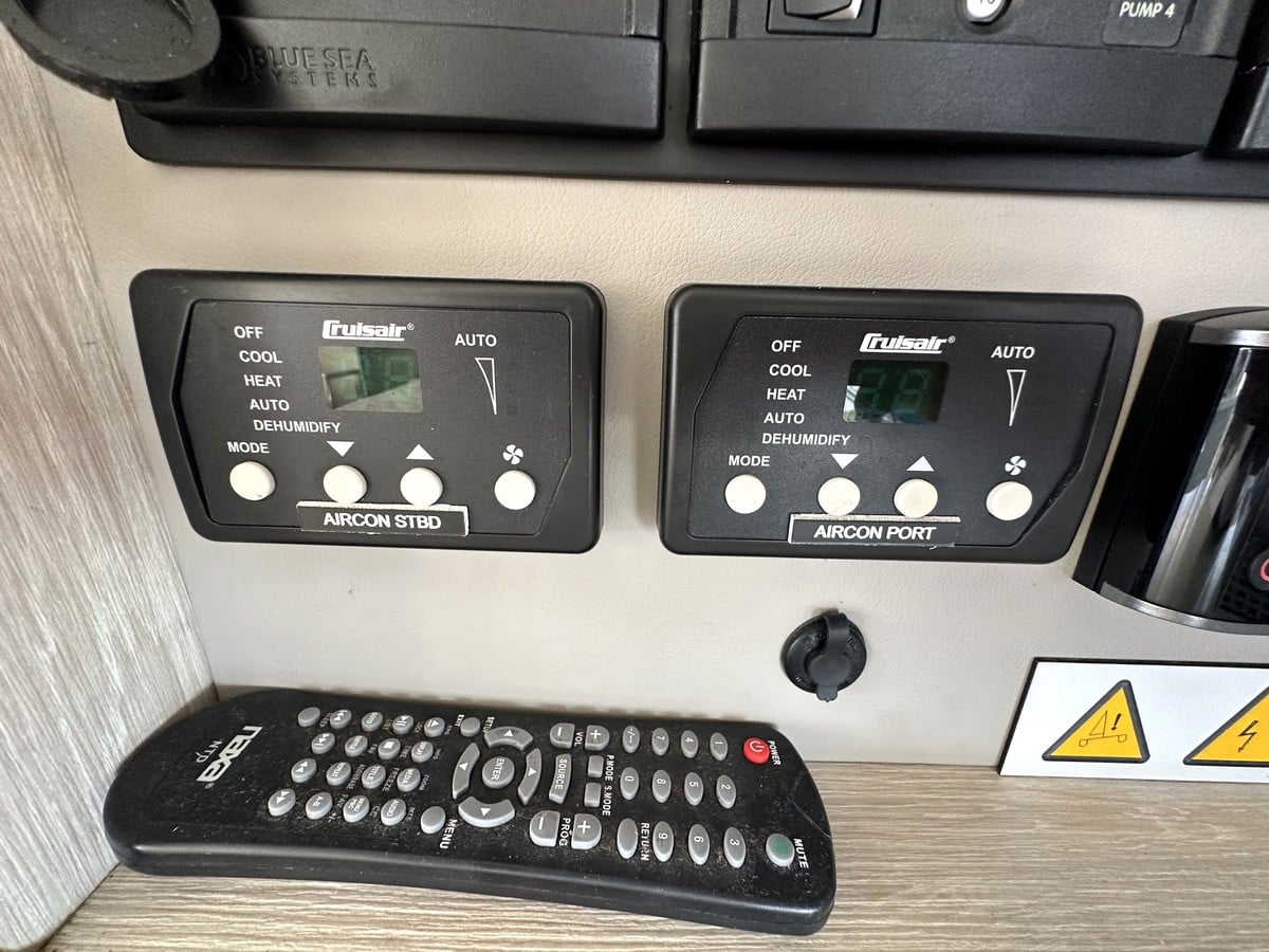 026 Leopard 40 catamaran owners version