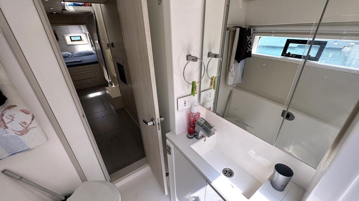 045 Leopard 40 catamaran owners version