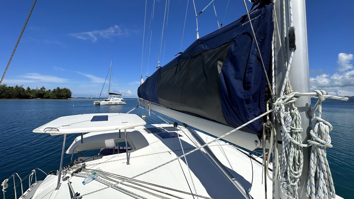 051 Leopard 40 catamaran owners version