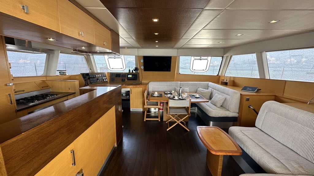 016 Sunreef 60 – 2008 – Zahora – feature