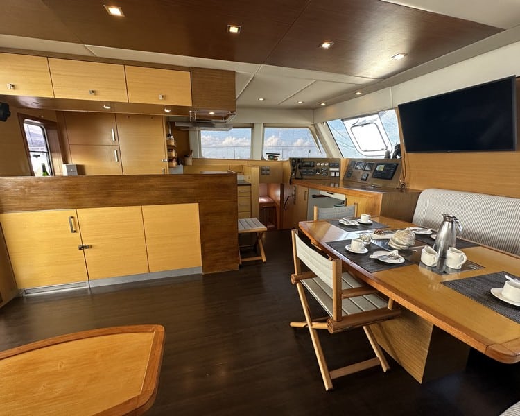 030 Sunreef 60 – 2008 – Zahora – feature