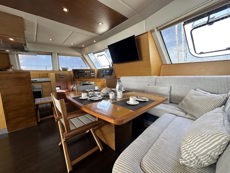049 Sunreef 60 – 2008 – Zahora – feature