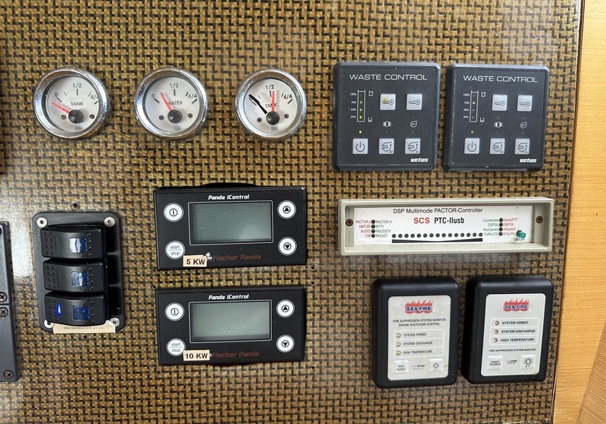 065 Sunreef 60 – 2008 – Zahora – feature
