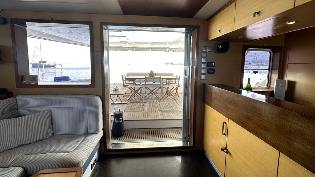 069 Sunreef 60 – 2008 – Zahora – feature