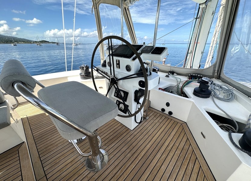 077 Sunreef 60 – 2008 – Zahora – feature