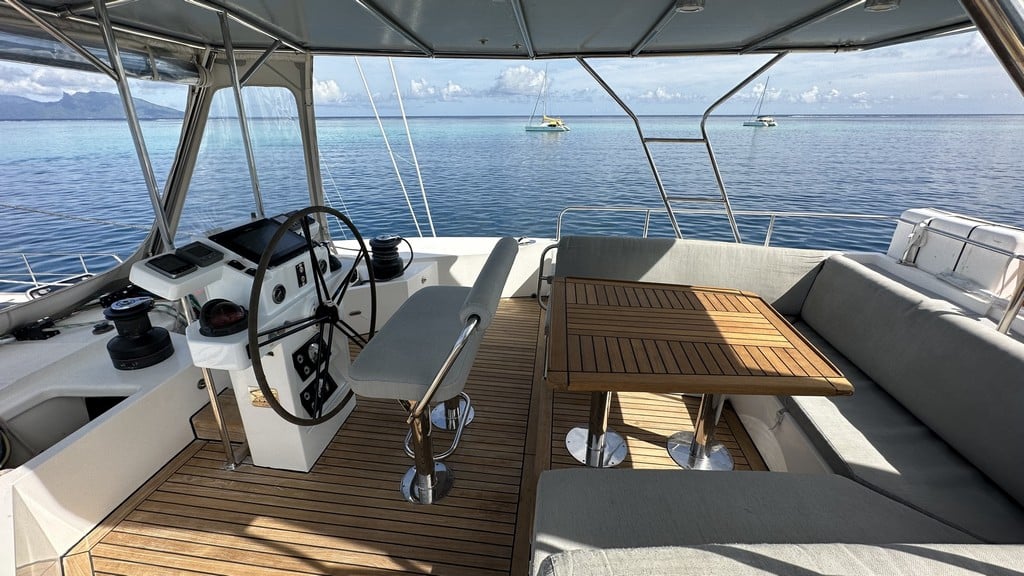 080 Sunreef 60 – 2008 – Zahora – feature