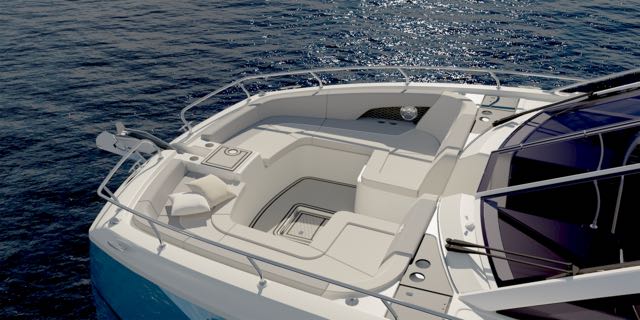Four Winns Th36 bow seating Four Winns Th36 in action