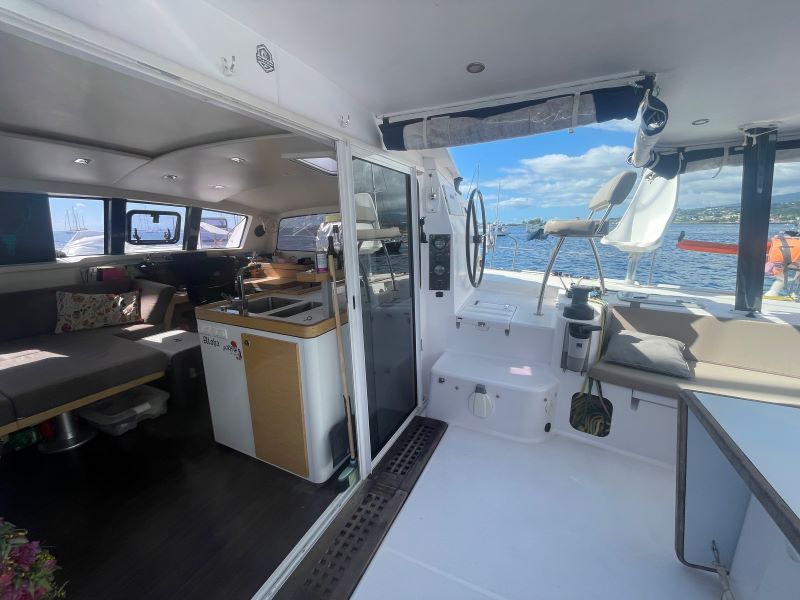 Outremer 51 cockpit 5 Outremer 51 2017 Black Mamba