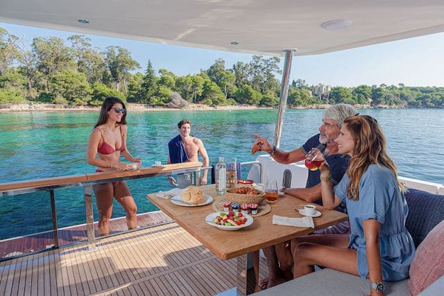 Beneteau Swift Trawler lifestyle – 16 sur 18 Beneteau Swift Trawler lifestyle