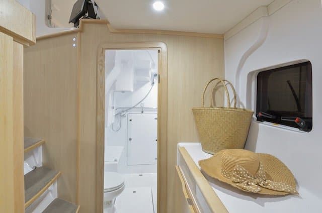Seawind 1170 interior – 10 sur 16