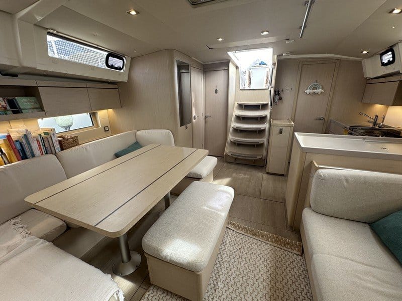 060 Beneteau Oceanis 46.1 2020 Owners Version