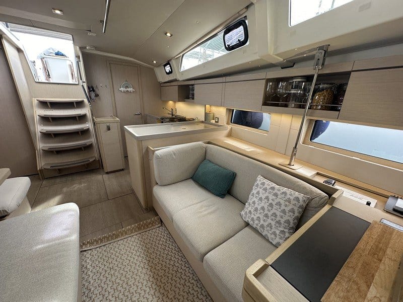 061 Beneteau Oceanis 46.1 2020 Owners Version