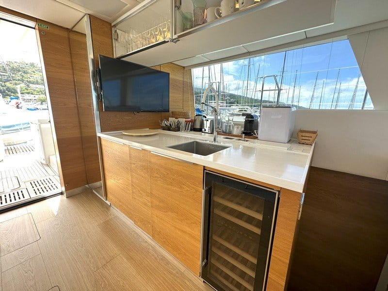 013 Galley 004 – Sunreef 50 ECO – Tiril