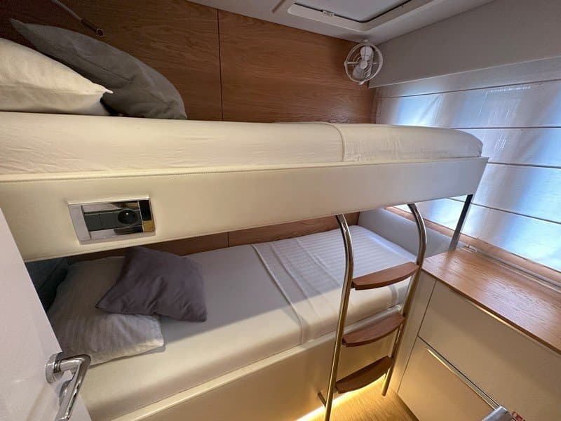 021 Port hull double cabin & double bunk cabin 006 – Sunreef 50 ECO – Tiril