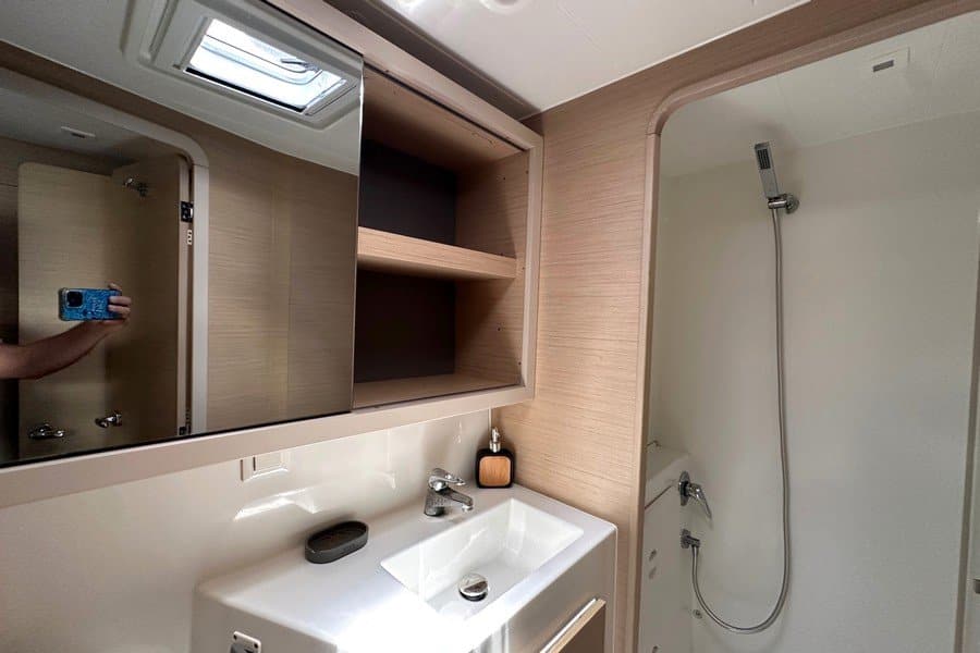 027 Lagoon 42 Owner’s Version from 2022