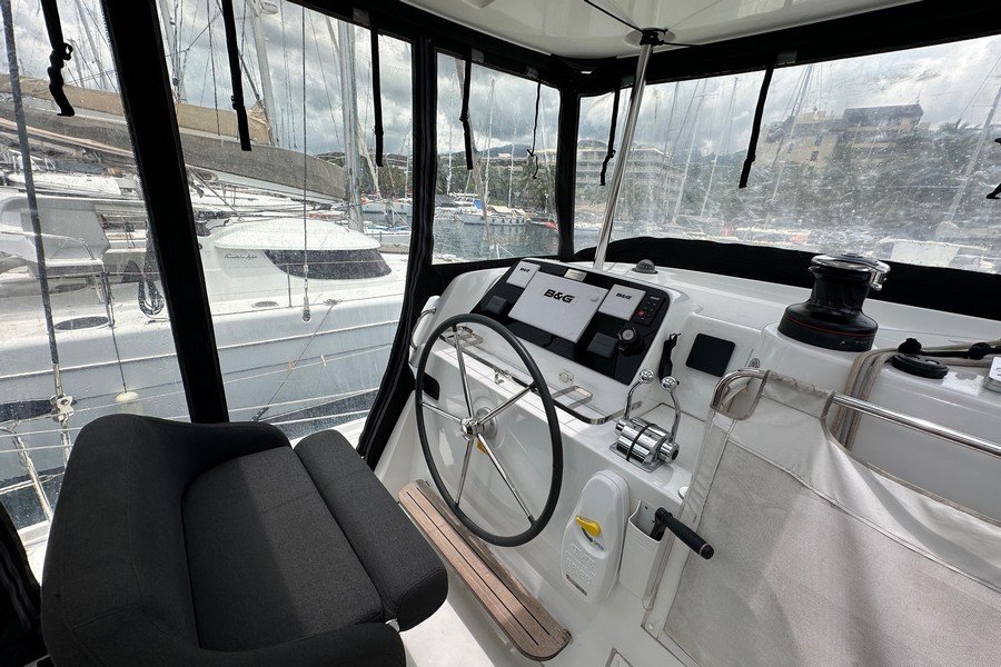 028 Lagoon 42 Owner’s Version from 2022