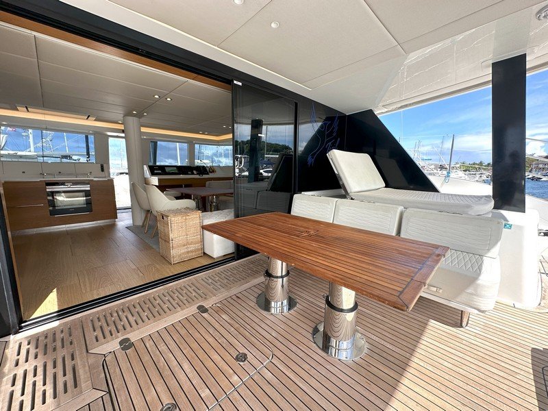 032 Cockpit & Aft deck 004 – Sunreef 50 ECO – Tiril