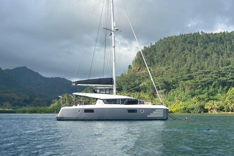 033 Lagoon 42 Owner’s Version from 2022
