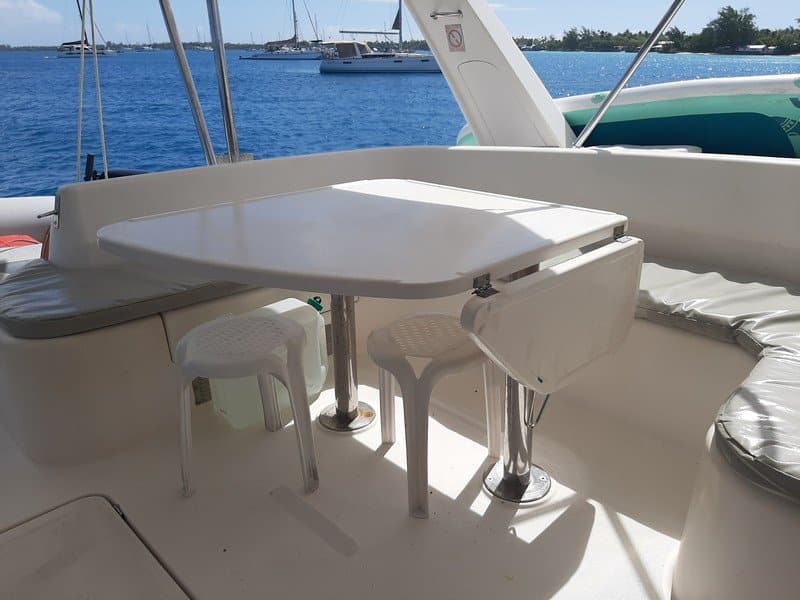 10-Cockpit table