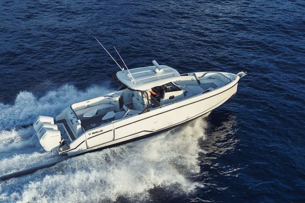 Wellcraft 38 T-TOP – 12 sur 25 Wellcraft 38 T-TOP : un bateau moteur pour l'aventure en Polynésie High Performance Center Console for all your adventures in Polynesia