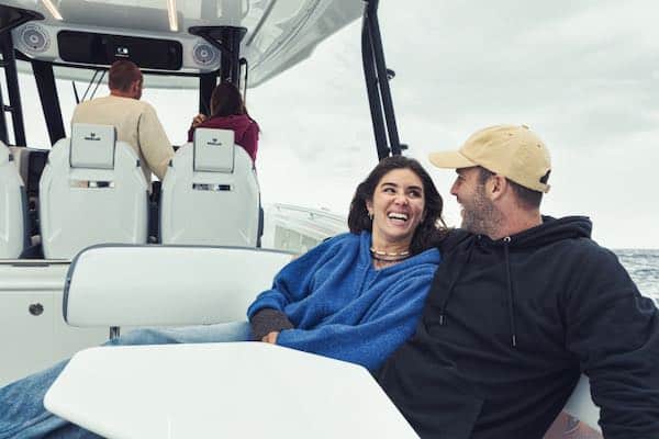 Wellcraft 38 T-TOP – 24 sur 25 Wellcraft 38 T-TOP : un bateau moteur pour l'aventure en Polynésie High Performance Center Console for all your adventures in Polynesia