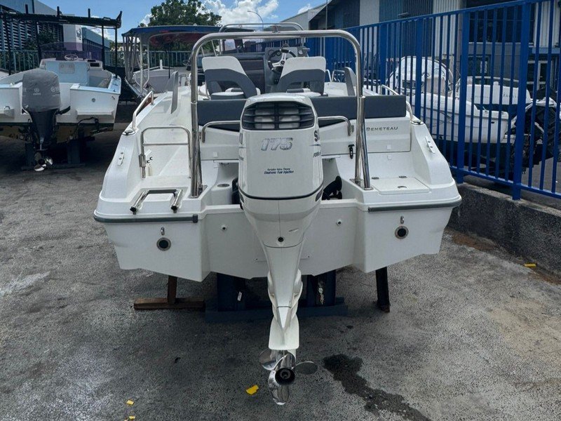 003 Beneteau Flyer 6.6 Space Deck Pilot Edition (2015)